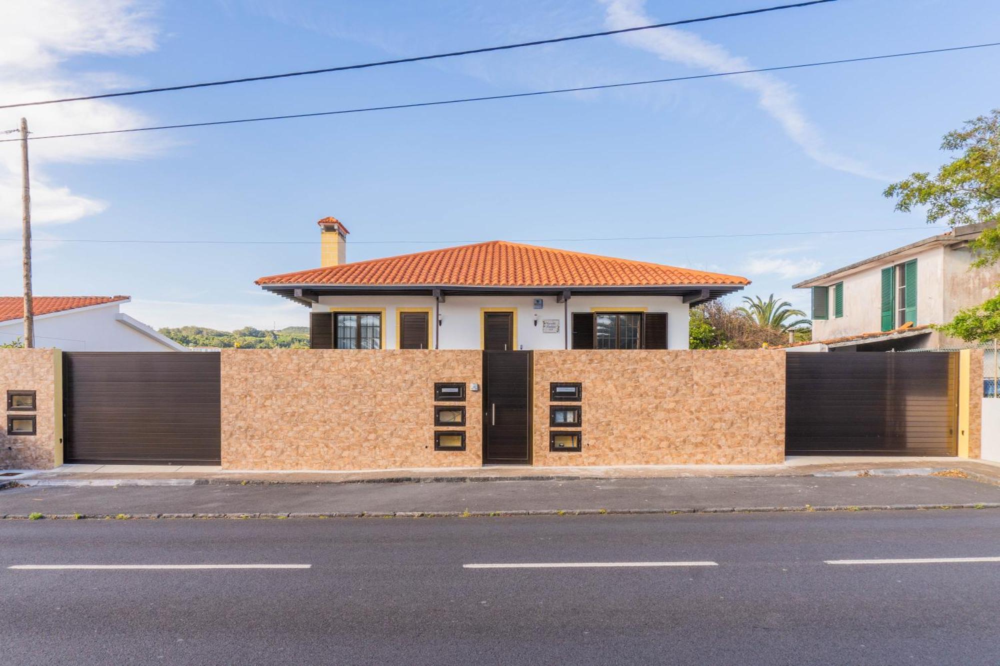 Pinheiro Sun&Beach House Ponta Delgada  Ngoại thất bức ảnh